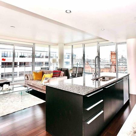 Victoria'S Best Location 2 Bedroom Luxe Condo Esterno foto